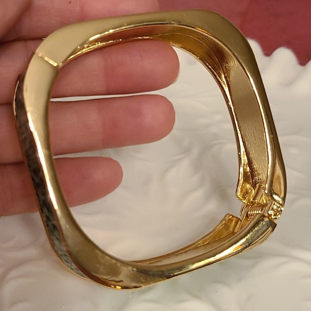 Square Clamp Bangle - Picture 14 of 16